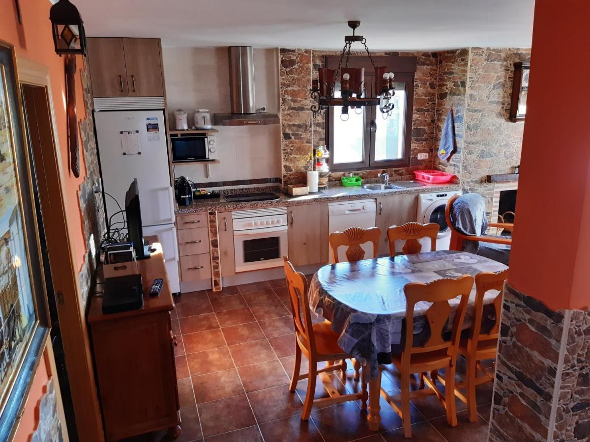 Casa Rural Mi Descanso Valdefuentes de Sangusín Esterno foto