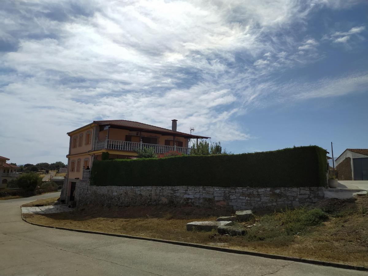 Casa Rural Mi Descanso Valdefuentes de Sangusín Esterno foto