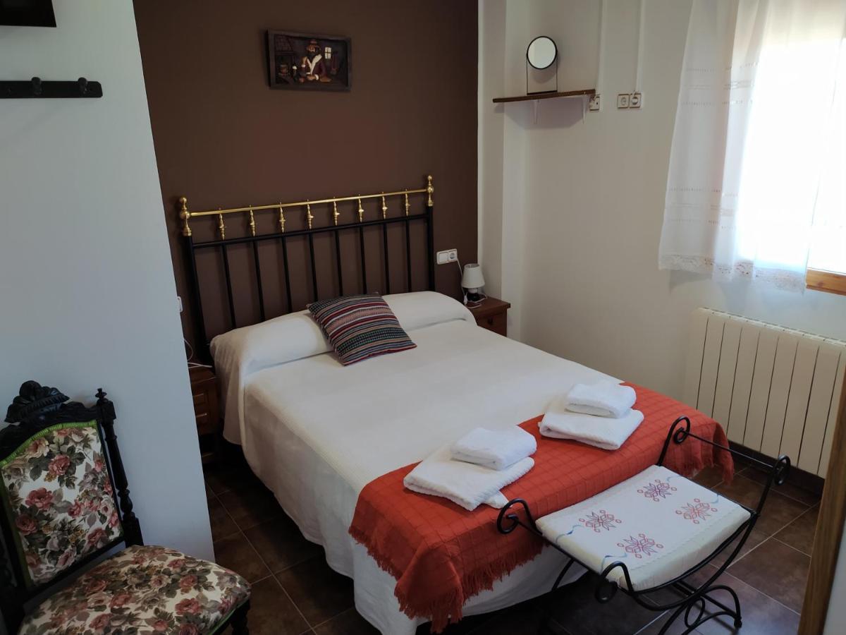 Casa Rural Mi Descanso Valdefuentes de Sangusín Esterno foto