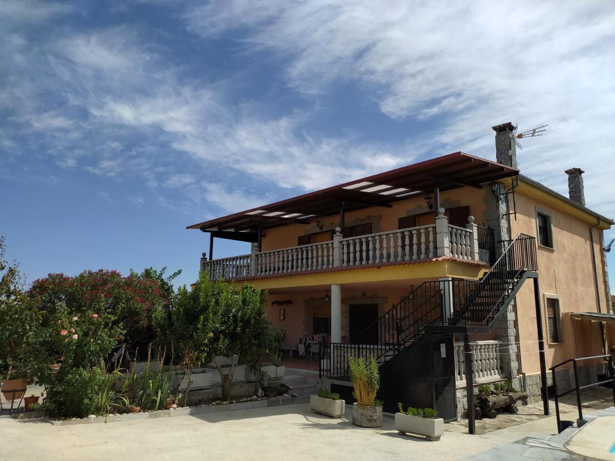 Casa Rural Mi Descanso Valdefuentes de Sangusín Esterno foto