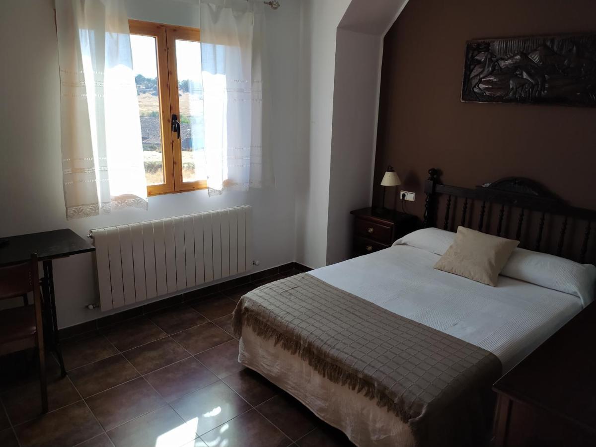 Casa Rural Mi Descanso Valdefuentes de Sangusín Esterno foto