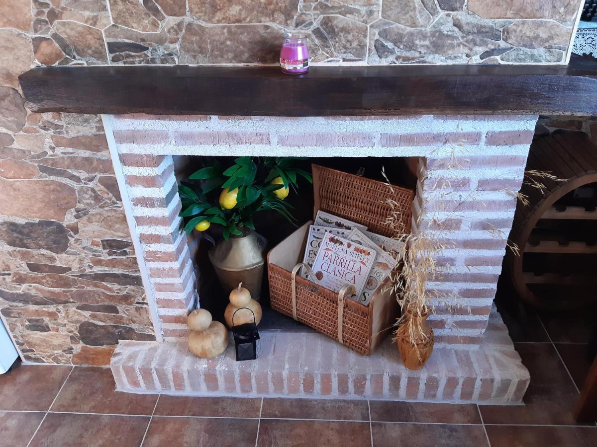 Casa Rural Mi Descanso Valdefuentes de Sangusín Esterno foto